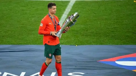 كواليس مثيرة عن تجديد عقد كريستيانو رونالدو مع النصر السعودي