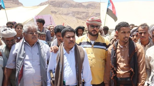 رئيس انتقالي حضرموت يشهد الزواج الجماعي الميسر الأول لعدد 100 عريس وعروس في مديرية يبعث