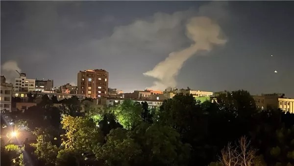 إسرائيل تهاجم إيران: مقتل قيادات عسكرية رفيعة وتحييد النووي “تفاصيل”