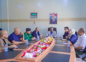 اللجنة الوطنية للتحقيق تلتقي السلطة المحلية، وتشيد بالتكامل المؤسسي واحترام حقوق الإنسان بشبوة.