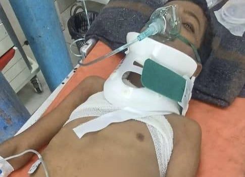إرهاب حوثي جديد يستهدف الطفولة.. إصابة خطيرة لطفل برصاص قناص في كرش 