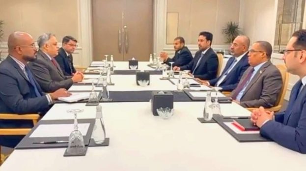 الرئيس الزُبيدي يبحث مع سفير جمهورية الهند آفاق التعاون المشترك في الجوانب الأمنية والخدمية
