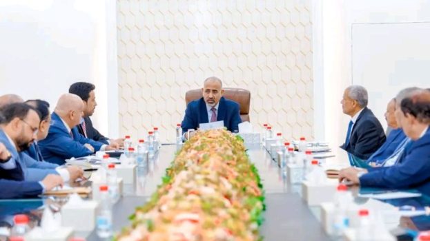 القيادة التنفيذية العُليا تبحث سُبل النهوض بالأوضاع الإقتصادية والخدمية في عموم محافظات الجنوب