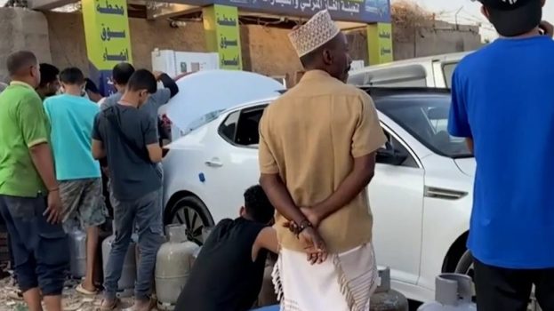 تجدد أزمة الغاز في العاصمة عدن وسط صعوبات في الإمداد