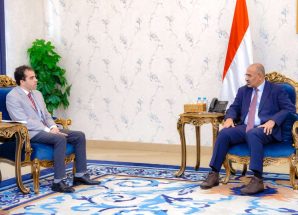 الرئيس الزُبيدي يشيد بالتدخلات الإنسانية للجنة الدولية للصليب الأحمر في بلادنا
