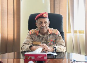 بارجاش يترأس اجتماعاً استثنائياً للجنة الأمنية بحضرموت لمناقشة تأمين قاطرات الوقود المارة بساحل حضرموت