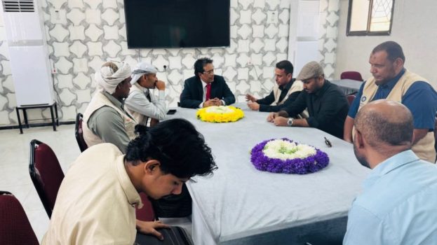 الوكيل الخليفي يبحث مع منظمة “يمن الخير” تعزيز التدخلات في قطاعات الصحة والمياه والطاقة البديله