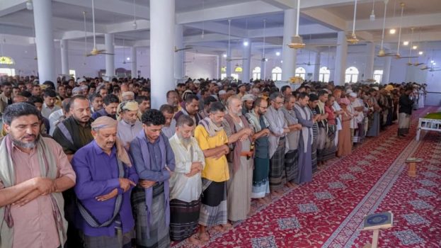 يتقدّمهم قيادات السلطة المحلية جموع غفيرة تشيّع مدير “كاك بنك” شبوة أحمد الجبيلي