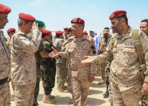 قائد المنطقة العسكرية الثانية يصل مدينة “الغيضة” للوقوف على تطورات الأوضاع الأمنية والعسكرية فيها