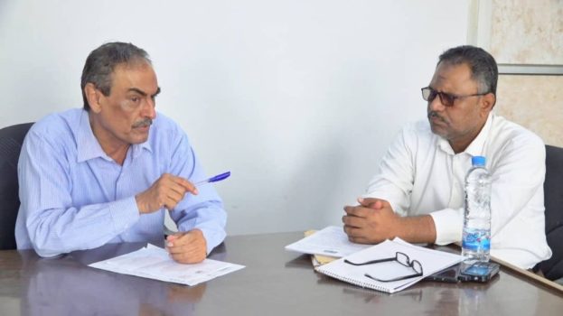 الأمين العام يتفقد مكتب المالية ويؤكد على أهمية ضبط الإيرادات وتحسين الأداء المالي