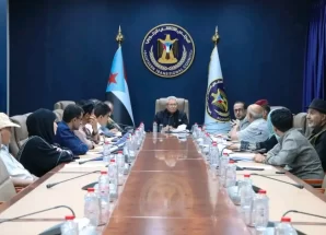 الهيئة السياسية تستعرض المستجدات السياسية والعسكرية وتثمّن عودة الرئيس الزُبيدي إلى العاصمة عدن