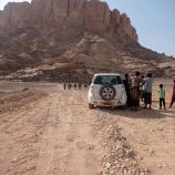 مأساة جبل بعتق: وفاة مهاجر إثيوبي وإصابة آخر واستمرار جهود إنقاذ ثالث عالق حتى اللحظة