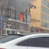 اندلاع حريق في سوق الحجاز مول في مديرية المنصورة بالعاصمة عدن