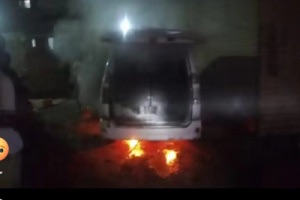 إحراق سيارة الإعلامي عادل الحنشي أمام منزله في منطقة العريش بخورمكسر