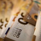 اليورو بأدنى مستوى في 3 أسابيع بعد تلويح ترامب بالتعريفات 