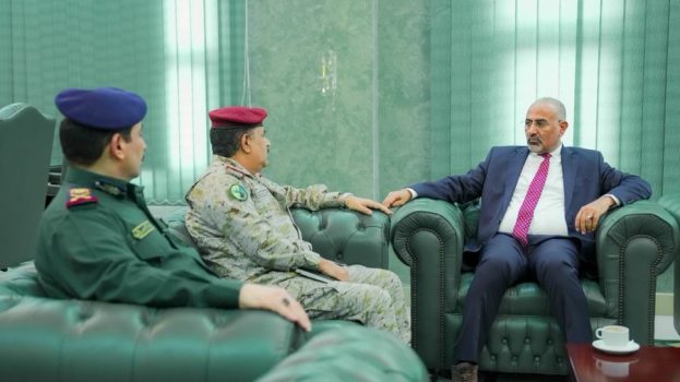 الرئيس الزُبيدي يشدد على أهمية تعزيز التنسيق العسكري والأمني لحفظ الأمن والاستقرار
