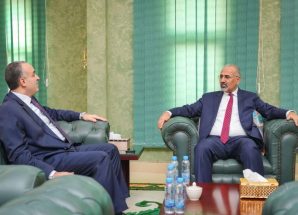 الرئيس الزُبيدي يشدد على ضبط العملية الإيرادية وتوريد الموارد إلى البنك المركزي