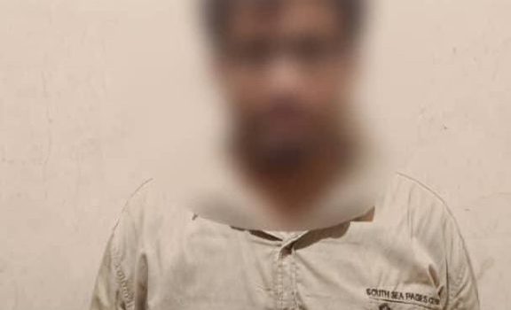 الحزام الأمني يضبط أحد مروجي المخدرات في مديرية المنصورة بعدن