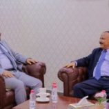 وزير النقل يلتقي سفير بلادنا لدى إندونيسيا ويبحث مع محافظ سقطرى أوضاع قطاعات النقل بالمحافظة