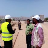 شبوة: المهندس بارويس يتفقد مستوى الإنجاز في مشروع شبكة مياه رقة بازومح بميفعة.