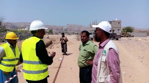 شبوة: المهندس بارويس يتفقد مستوى الإنجاز في مشروع شبكة مياه رقة بازومح بميفعة.