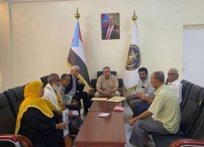 الربيزي يطّلع على برنامج لجنة الإصلاح الإداري والمالي لتفقد المرافق الخدمية بالعاصمة عدن