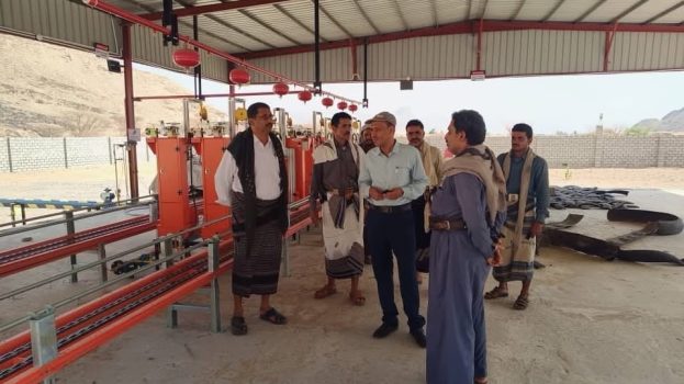 بتوجيهات المحافظ بن الوزير، مديرا الغاز والتجارة يتفقدان محطات الغاز في بيحان