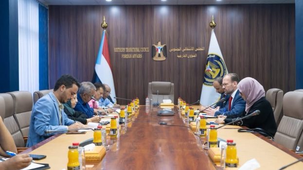 الهيئة الاقتصادية والخدمية تبحث مع كبير المستشارين الاقتصاديين للمبعوث الأممي تداعيات الانهيار الاقتصادي وسبل المعالجة
