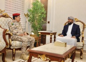 المحرّمي يناقش مع وزير الدفاع مستجدات الأوضاع العسكرية وتعزيز القدرات الدفاعية 