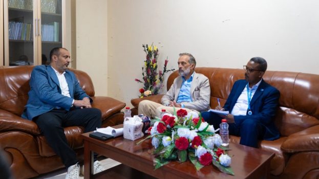 الشرفي يبحث مع منسق الأمم المتحدة سبل تعزيز التعاون الإنساني والتنموي وتسهيل عمل المنظمات الدولية في الجنوب