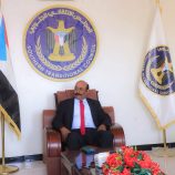 رئيس تنفيذية انتقالي شبوة يكرم أفراد نقطة اللواء الخامس والكتيبة الرابعة بمكافآت مالية تقديرًا لجهودهم الأمنية
