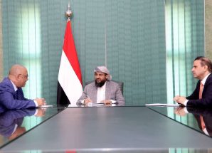 المحرّمي يبحث مع الوزير باذيب استراتيجية تطوير الأداء المؤسسي في قطاعي التخطيط والاتصالات 