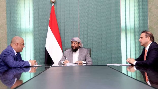المحرّمي يبحث مع الوزير باذيب استراتيجية تطوير الأداء المؤسسي في قطاعي التخطيط والاتصالات 