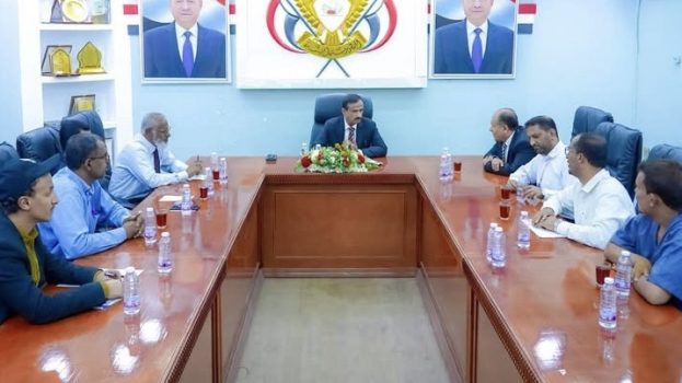 المحافظ بن الوزير يلتقي بعمادة كلية الطب بجامعة شبوة ويؤكد استمرار دعم السلطة المحلية للصرح الأكاديمي