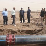 بن عفرار ومعاون يتفقدان أعمال إصلاح خط المياه الرئيسي المتضرر من السيول