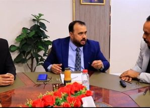 وزارة الأشغال العامة توقع عقوداً لمشاريع طارئة وصيانة طرق استراتيجية في عدن وأبين