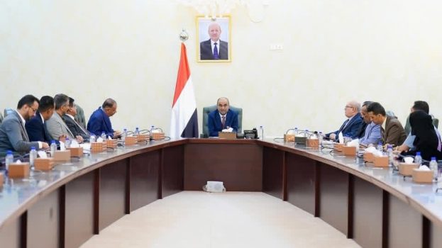 رئيس الوزراء يترأس اجتماعاً لمناقشة أضرار السيول ويؤكد على تضافر الجهود لمواجهة التغيرات المناخية