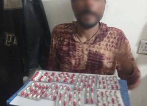 قوات الحزام الأمني بلحج تضبط شخصا بحوزته حبوبا مخدرة