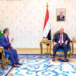 الرئيس الزُبيدي يبحث مع سفير جمهورية ليبيا سُبل تعزيز التعاون الثنائي في المجالات الاقتصادية والتنموية