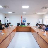 برئاسة المحافظ بن الوزير.. لجنة المناقصات بشبوة تعقد اجتماعها الدوري وتتخذ عدداً من القرارات الهامة.