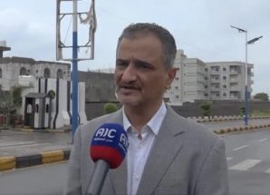 محافظ عدن: نشر فرق ميدانية للتعامل مع موجة الأمطار 