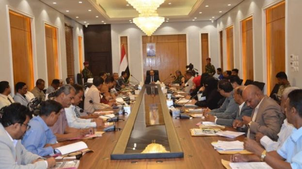 اجتماعٌ للمكتب التنفيذي بحضرموت يقف أمام نتائج نزولات لجنة ضبط الأسعار والحالة المدارية ونشاط عدد من المكاتب والمرافق الخدمية