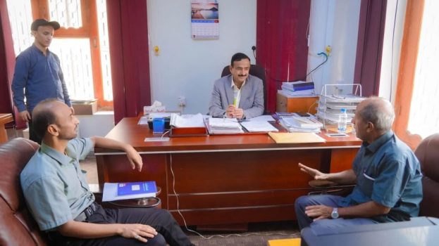 المحافظ بن الوزير يطلع على نشاط فرع هيئة الشؤون البحرية ويؤكد على أهمية دورها السيادي والرقابي