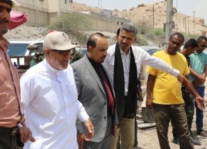 محافظ حضرموت يطلع على مستوى تنفيذ الأعمال الإنشائية لجسر المنورة ضمن مشروع خور المكلا المرحلة الثانية