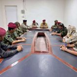 في إطار تعزيز التنسيق الإعلامي والعسكري…المقدم النقيب يزور مقر قوات دفاع شبوة ويشيد بجهود التوجيه المعنوي والاعلام العسكري 