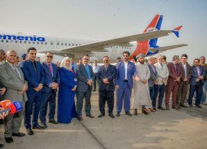 وزير النقل يستقبل وصول الطائرة الجديدة “320 A المسماه “مملكة أوسان” الى مطار عدن الدولي
