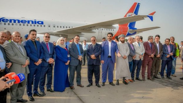 وزير النقل يستقبل وصول الطائرة الجديدة “320 A المسماه “مملكة أوسان” الى مطار عدن الدولي