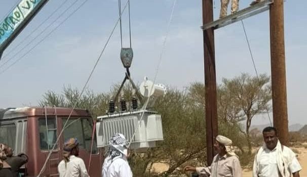 شبوة: برعاية المحافظ بن الوزير.. مدير عام مرخة السفلى يدشّن المرحلة الثانية من مشروع كهرباء وادي مرخة السفلى