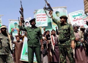 الحوثي يشن حملة إعلامية لتشويه الاقتصاد بعد ضربة لجنة الاستيراد