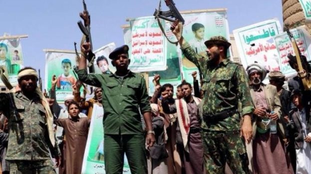 الحوثي يشن حملة إعلامية لتشويه الاقتصاد بعد ضربة لجنة الاستيراد